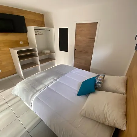L'oustal Des Domes Guest house